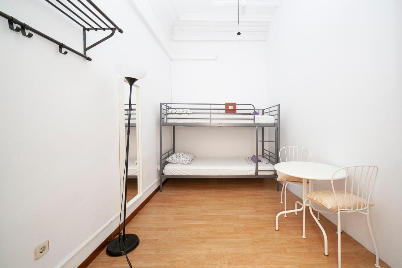 Fabrizzios Terrace Hostel Barcelona Quarto foto