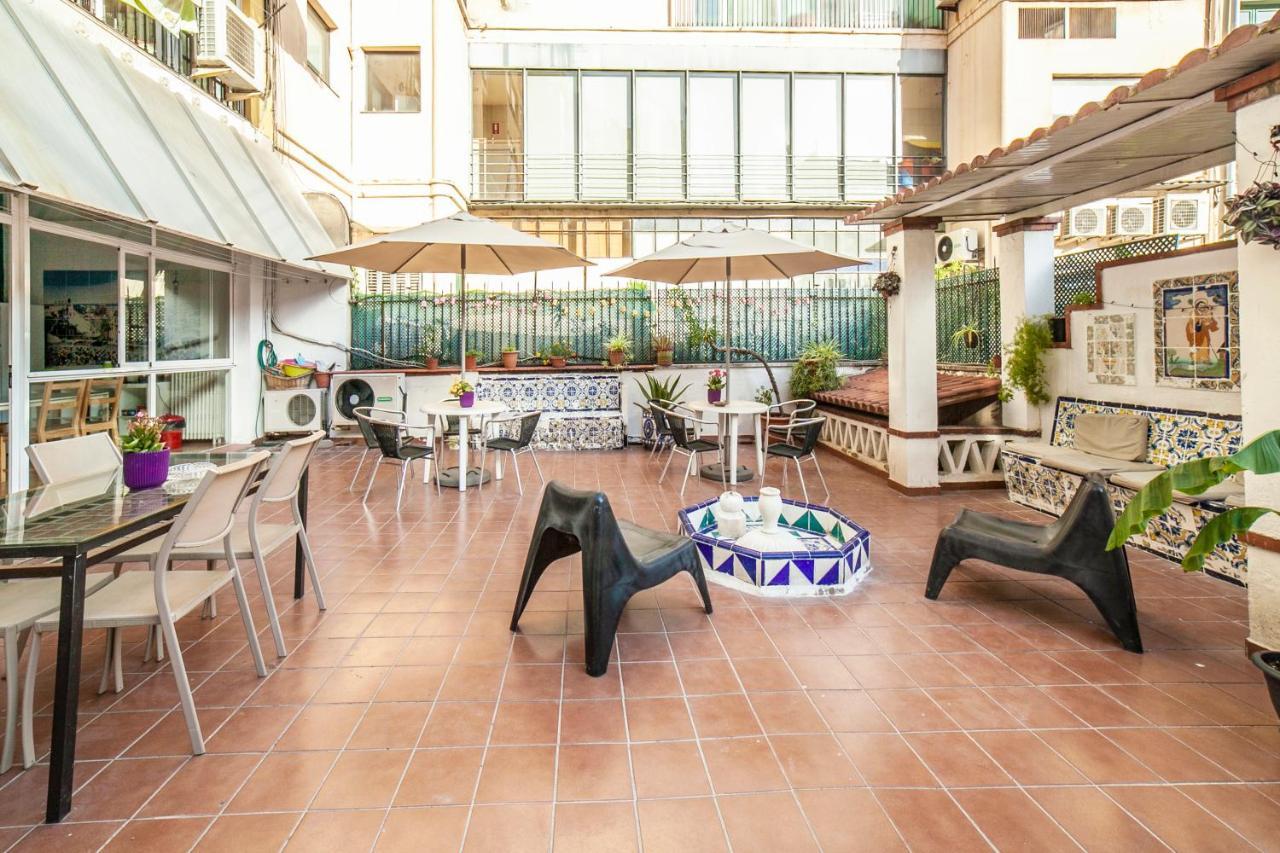 Fabrizzios Terrace Hostel Barcelona Exterior foto